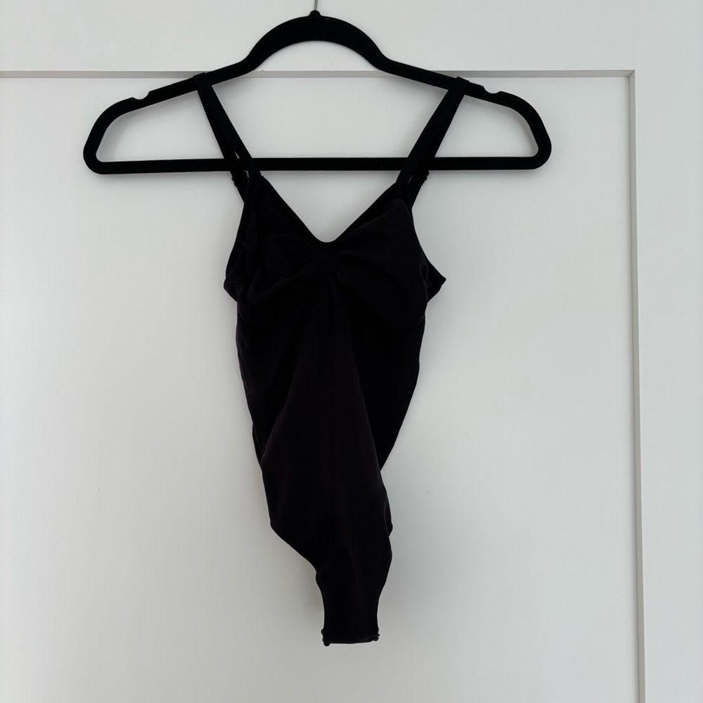 Skims seamless sculpt thong bodysuit - Picture 7 of 8